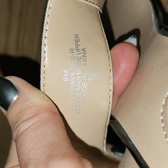 EUC Bandolino sandals. - Picture 6 of 6